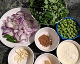 A picture of step 3 of Methi matar malai.