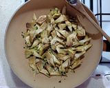 Foto del passaggio 4 della ricetta Torta sfoglia di carciofi e ricotta