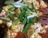 Foto langkah ke 3 dari resep Orak Arik Telor Tomat.