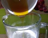 A picture of step 2 of Honey Mango Shake.