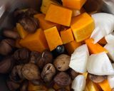 Une image de l'étape 1 de Soupe Butternut châtaigne au companion de Moulinex.