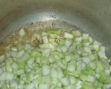 A picture of step 1 of Lauki ki sabzi.