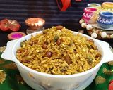 खमंग चिवडा (chivda recipe in marathi) रेसिपी स्टेप 4 फोटो 