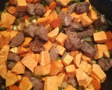 Foto del paso 4 de la receta: Estofado de ternera a la cerveza con batata
