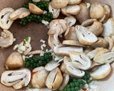 รูปขั้นตอนการทำที่ 2 ของ มะเขือยาวผัดพริกเผาโหระพา🌿เห็ดฟาง🍄🌶️