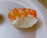 Hình bước làm 3 của món Sushi tôm 🍣