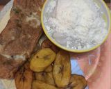 A picture of step 6 of Fried plantain and egg with akamu (pap).