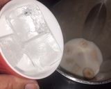 A picture of step 4 of Banana milk shake.