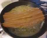 Foto del passaggio 2 della ricetta Spaghetti limone e zenzero