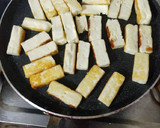A picture of step 2 of Mutter paneer.