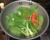 Foto langkah ke 4 dari resep Tumis Pakcoy Sederhana.