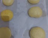 Foto langkah ke 2 dari resep Korean Garlic cheese bread.