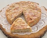 Une image de l'étape 3 de Gâteau moelleux à la rhubarbe et aux pommes.
