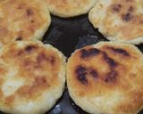 Foto del paso 3 de la receta: Arepas🫓de maíz🌽peto y queso🧀fresco🥯