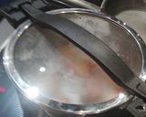 Foto del paso 1 de la receta: Huevos rellenos de gambas en salsa
