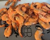 Une image de l'étape 1 de Crevettes marinées citron vert et épices façon marocaine.