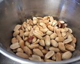 A picture of step 2 of Peanut Till Barfi.
