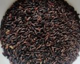 A picture of step 1 of Kavuni Arisi (Black rice) Ladoo.