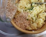 Hình bước làm 1 của món Khoai tây chiên hẹ phômai