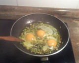 Foto del paso 2 de la receta: Revuelto de ajos tiernos y espárragos