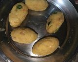 A picture of step 3 of Leftover Rice Cutlets.
