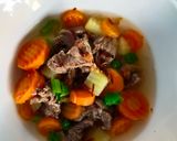Foto langkah ke 4 dari resep SOP Daging Sapi wortel.