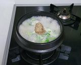 Hình bước làm 3 của món Canh Lòng Lợn Thần Tốc 순대국