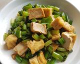 รูปขั้นตอนการทำที่ 2 ของ ดอกหอมผัดเต้าหู้ขาวทอด มังสวิรัติ low carb
