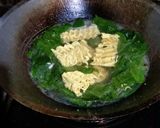 Foto langkah ke 8 dari resep Mie kuah daun katuk simple dan irit bahan.