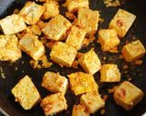 A picture of step 1 of Paneer Capsicum Masala.