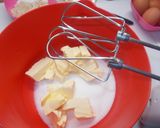 Cseresznyés kocka mandulamorzsával recept fázis 2 fotója