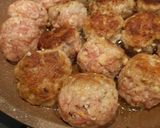 Foto del passaggio 4 della ricetta Polpette al sugo