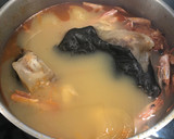 Foto del paso 4 de la receta: Sopa de pescado navideña de rape, almeja gallega y gamba roja