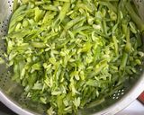 Foto del paso 1 de la receta: Guiso de porotos verdes y zapallos acompañado de papas y camote