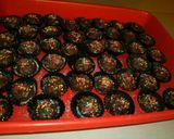 Foto langkah ke 1 dari resep Coklat drops.