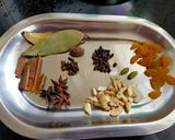 A picture of step 1 of Vegetable Navratna Pulao.