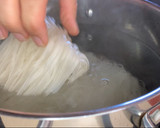 Foto del paso 6 de la receta: Noodles con setas y pollo