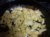 Crepe de pechuga de pollo, patatas, champiñón y queso