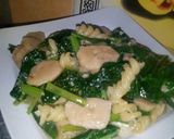 Foto langkah ke 3 dari resep Tumis sawi bakso makaroni simple.