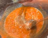 A picture of step 4 of Singapore chilli crab.