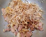 Hình bước làm 4 của món Củ cải khô xào thịt ba chỉ