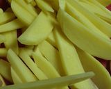صورة لخطوة 1 من وصفة اصابع بطاطس بخليط دقيق الحمص (الباكورة _ المقلية) 🥔