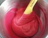Foto langkah ke 2 dari resep Red velvet cream cheese brownies.
