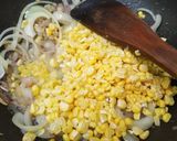 Foto langkah ke 3 dari resep Tumis labu jagung.
