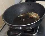 A picture of step 4 of Ragda Patties Chaat.