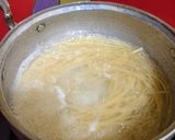 Foto langkah ke 1 dari resep Spaghetti carbonara kuning telur.