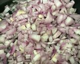 Une image de l'étape 1 de Samoussas à la viande hachée et aux petits pois.