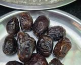 नो फायर इंस्टेंट गुड़ ड्राई फ्रूट्स मोदक : सिर्फ 10 मिनट में रेसिपी चरण 1 फोटो