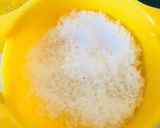 A picture of step 2 of Tapioca+beans cake.