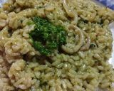 Foto del paso 5 de la receta: Arroz con aros de calamar y pesto